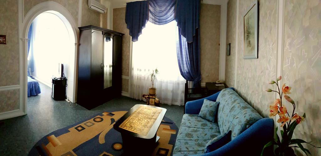 Versal Hotel Kherson Exterior photo