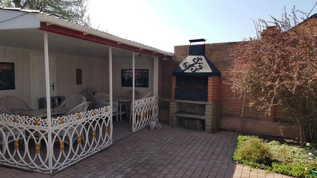 Versal Hotel Kherson Exterior photo